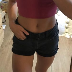 Black levi jean shorts! Super adorable!!